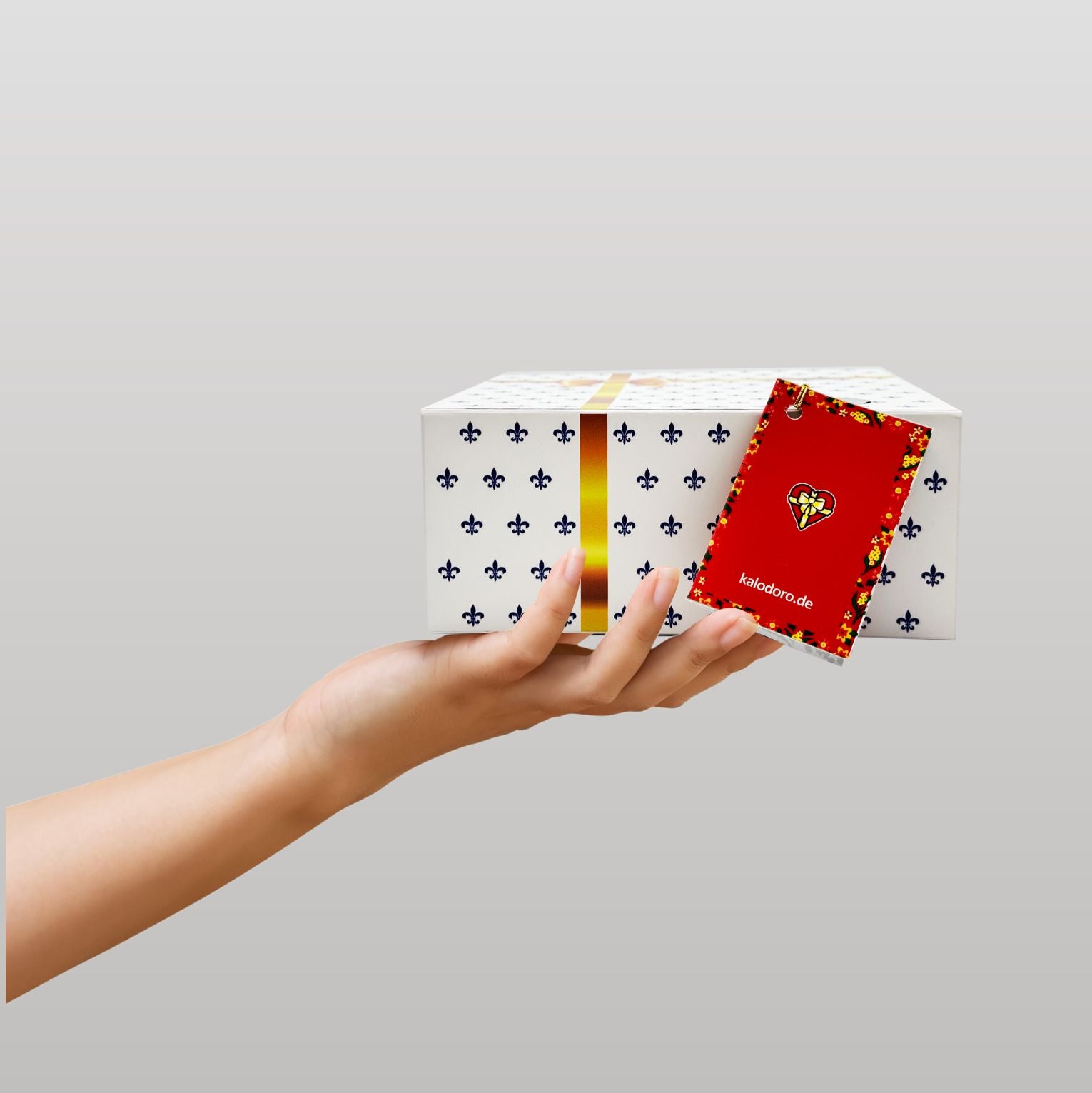 Magnetbox weiß mit goldener Schleife und zartem Lilienmuster