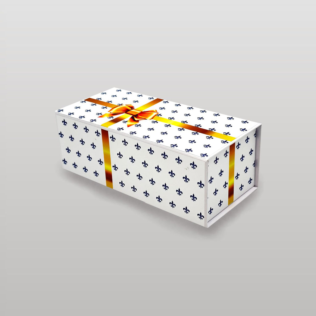 Magnetbox weiß mit goldener Schleife – elegante Geschenkverpackung mit Lilienmuster und Magnetverschluss